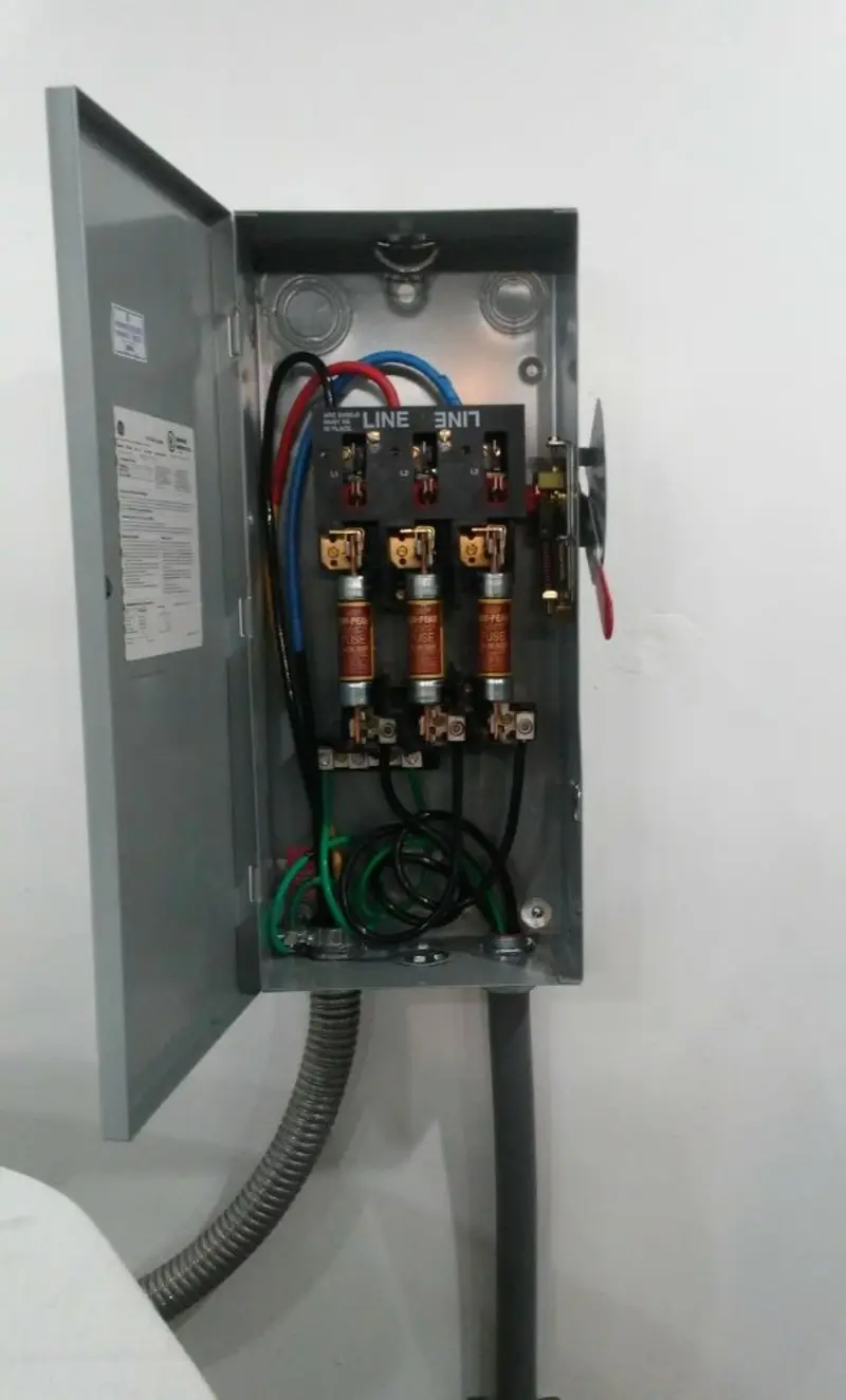 Three-phase disconnect switch installed for Smoke Detector Installation in Graham